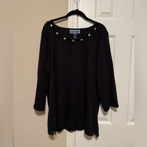 Karen Scott black scoop neck tee.